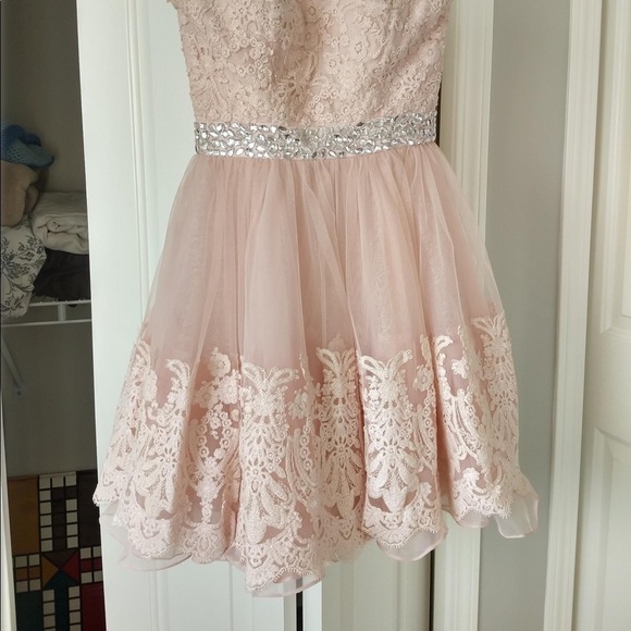 Beautiful blush formal dress - Picture 4 of 5